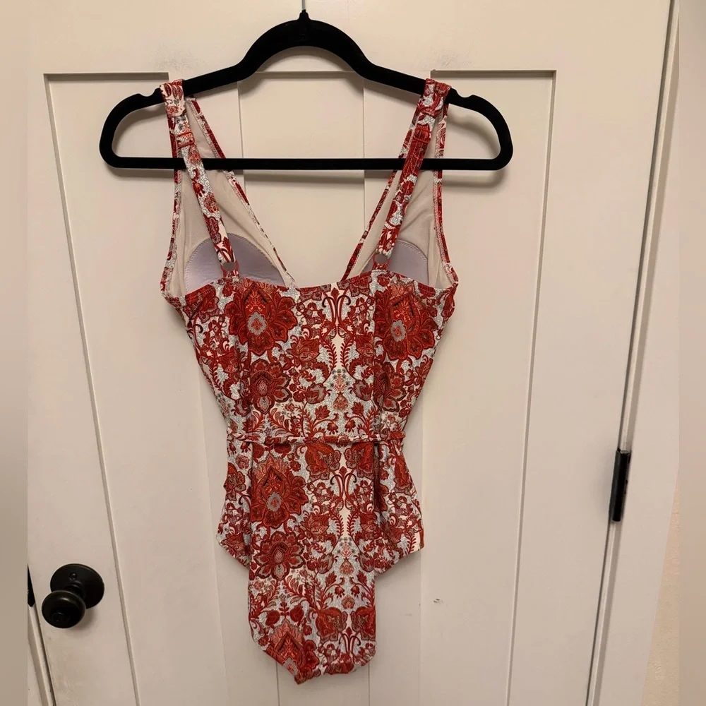 Nip Tuck One Piece Swimsuit Tummy Control Bathing suit Paisley V-Neck Wrap 8